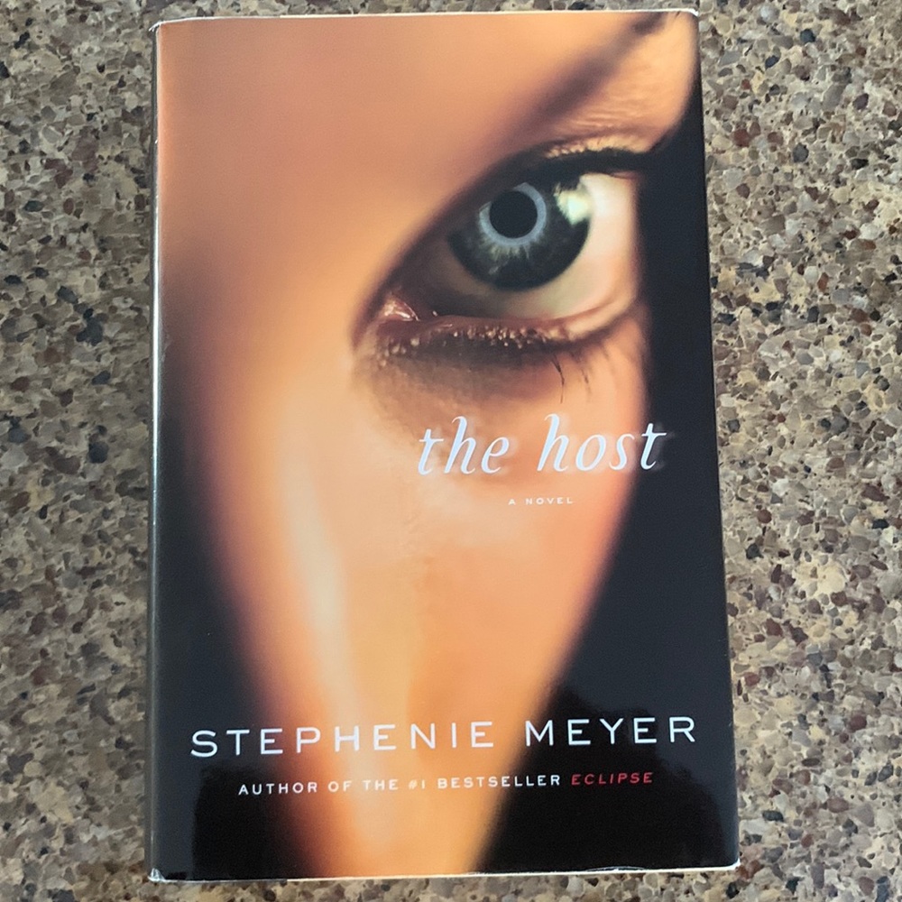 The Host from Best Selling Author of the Twilight Saga Stephenie Meyer